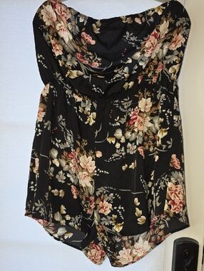 SHEIN Black Strapless Floral Romper with Pink and Cream Blooms